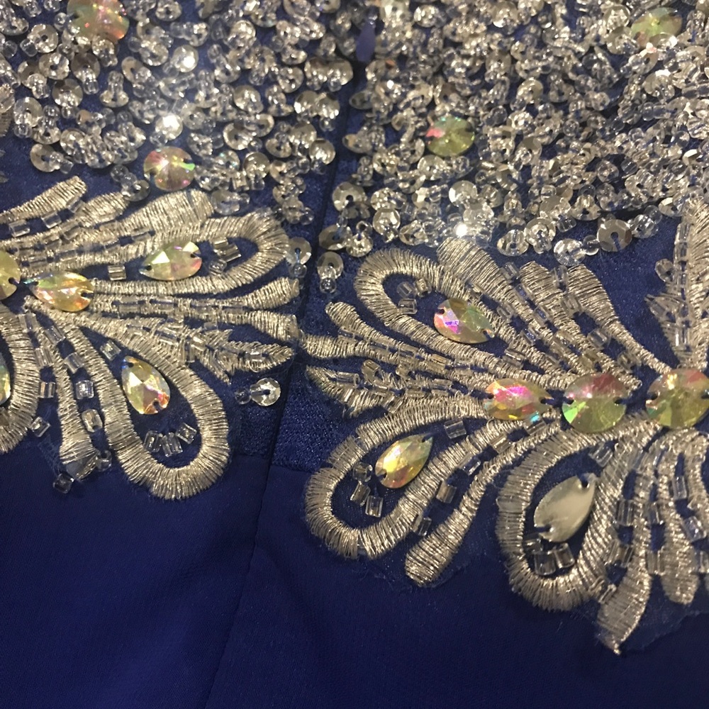 Gown - Picture 10 of 11